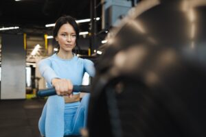 Lire la suite à propos de l’article Les multiples bienfaits du rameur sur votre santé et votre silhouette